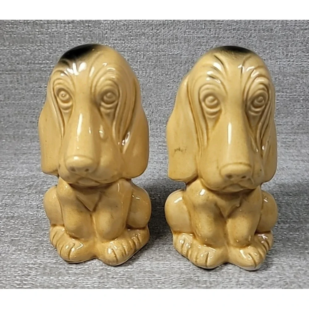 Basset Hound Dogs Sad Eyes Tear Salt & Pepper‎ Shakers  Japan MCM 4 1/4